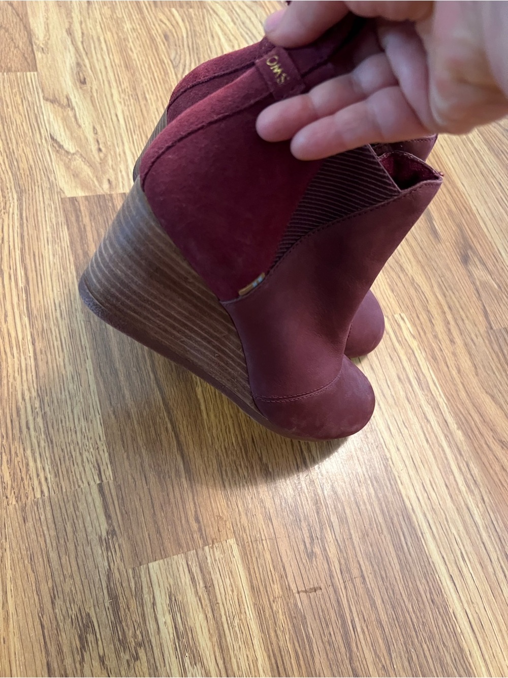 Tom’s Wedge Ankle Slip on Slip Resistant Boots - Picture 13 of 13